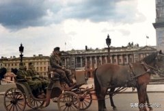 二战时期法国巴黎女性服装(19世纪法国女性服装)