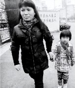 精神病人服装照片女性(精神病人服装图片)