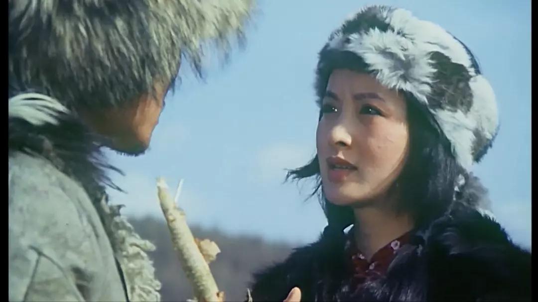 她是《大宅门》里的香秀，和张国荣演过对手戏，她的美低调而持久