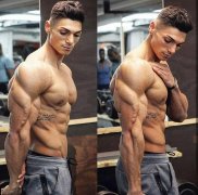 三头肌肉粗怎么减(三头肌快速增粗)