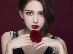 化妆师必备包包品牌排行榜(包包化妆品图片)