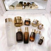 必要化妆品品牌衣服排行榜(必要化妆品品牌衣服排行榜新)