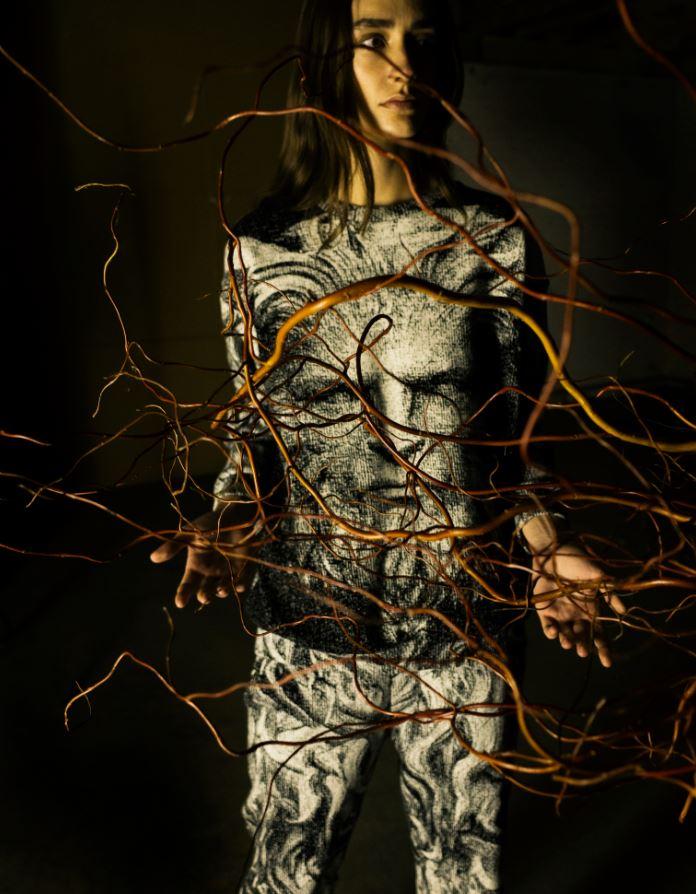 现代贝儿的衣橱什么样？天才设计师推出「美女与野兽」限定系列！