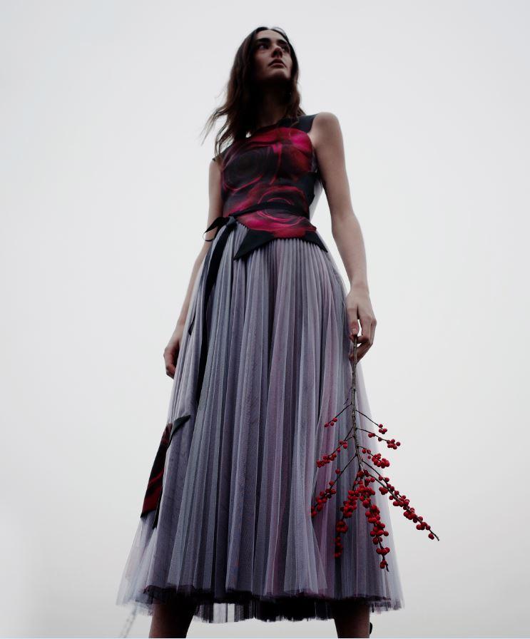 现代贝儿的衣橱什么样？天才设计师推出「美女与野兽」限定系列！