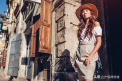 女性服装的特点作文英语(关于服装时尚的英语作文)