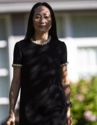 女性服装实拍衣服图集图片(休闲衣服图片女)