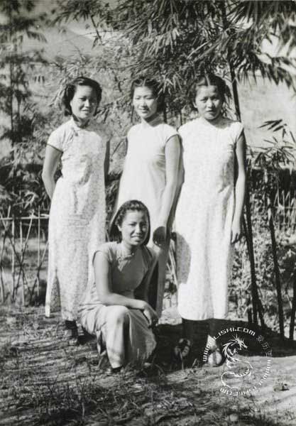 老照片：民国时期女子旗袍装，气质优雅，懂礼数守规矩