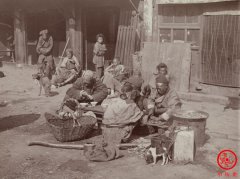 清朝末年贵族女性服装(清朝妇女服装)