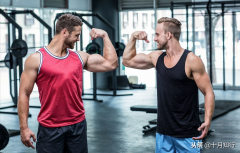 练完肱二头肌怎么拉伸(练完肱二头肌怎么拉伸视频)