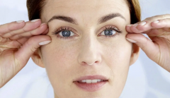 经常用的化妆品牌子排行榜(经常用的化妆品牌子排行榜前十名)