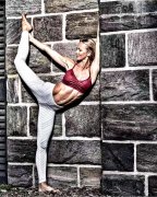 女生腹肌瘦腿(女生的瘦腿)