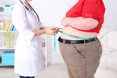 男人胸部怎么减肥(男士胸部减肥方法)