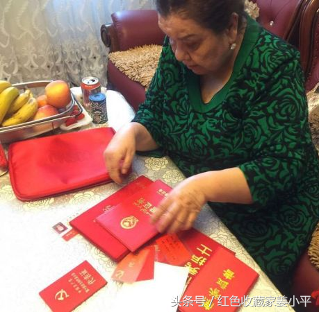 新中国首位维吾尔族海军女战士阿木拉汗·满苏尔的军装照您见过吗