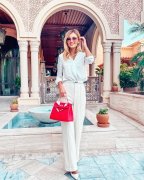 黑白高级服装品牌排行榜(黑白服装品牌档次)