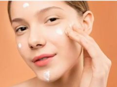 低价好用化妆品品牌排行榜(低价好用化妆品品牌排行榜前十名)