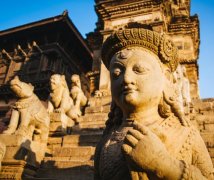 尼泊尔女性旅行服装图片(尼泊尔女性服饰)