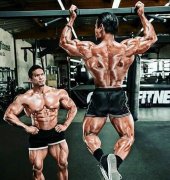 背阔肌在家怎么练(怎么在家锻炼背阔肌)