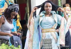 战后英国女性服装特点(二战时期英国女性服装)