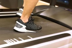 男生怎么减肚子上的赘肉(男生瘦肚子有的方法)