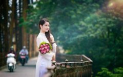 越南女性传统服装图片(越南女子传统服装)