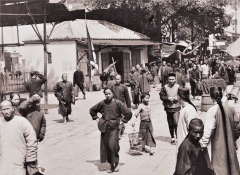 清朝时期民间女性服装特点(清朝时期民间女性服装特点是)