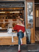 今年夏季流行的女性服装(冬季流行的女士服装)