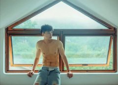 16岁很瘦胸是平的怎么办(16岁很瘦胸很平怎么办)