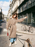 时尚服装对女性的影响(服装行业受什么影响)