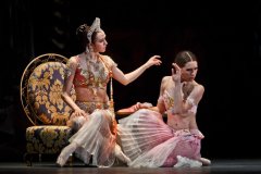 印度女性芭蕾舞服装(印度女性芭蕾舞服装)