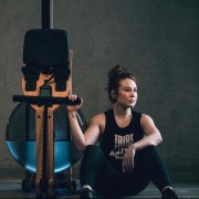 在床上怎么瘦手臂(在床上怎么瘦手臂肌肉)