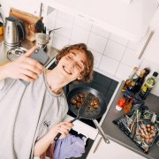 小房间化妆品牌排行榜(小房间化妆品牌排行榜大全)