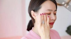 迷你化妆品牌子排行榜中国(你居然当着老师的面偷看真是什么歇后语)