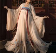 清朝末年大户人家女性服装(清朝末年大户人家女性服装叫什么)