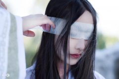 小说里描写女性服装(古代小说女子服饰描写)