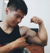 怎么不用器材练肱二头肌(肱二头肌没有器材怎么练)