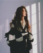 女性时尚服装杂志文字(时尚服装杂志图片)