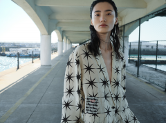 春季女性设计服装(春季服装女士休闲新款)