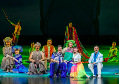 民族服装 女性 黑色