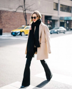 70年代女性流行的服装(70年代女性流行的服装款式)