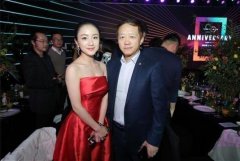 当官女性服装搭配(当官的一般穿什么衣服)