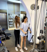 13女孩在家运动怎么减肥快(13岁女孩如何在家减肥)