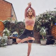 蹲起会瘦腿长肌肉吗(蹲起会不会瘦腿)