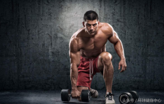 哑铃锻炼腹肌方法视频(哑铃锻炼腹肌方法视频教学)