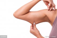 怎么减手臂蝴蝶袖(手臂的蝴蝶袖怎么减)