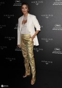 酒店服装女性感(酒店服务员女士服装)