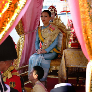 泰国女性服装裁剪(泰国女人装扮)