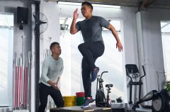 女性运动休闲服装图片(女式运动上衣图片大全)