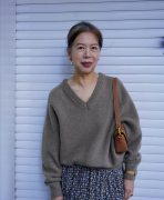 蓝色服装搭配女性生活照(蓝色服装搭配女性生活照图片)