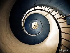 古代英国贵族女性服装描写(古代英国贵族服饰)