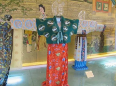 唐朝女性服装开放的原因(唐朝女子服饰发展)